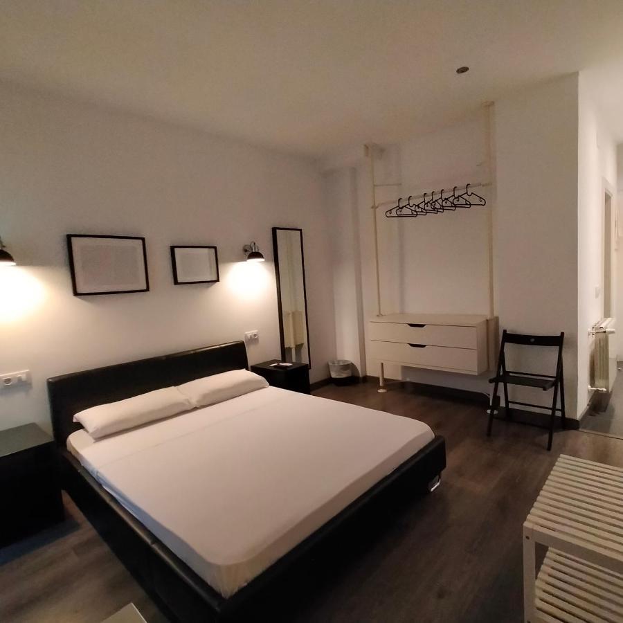 Room Pride Madrid Exterior photo